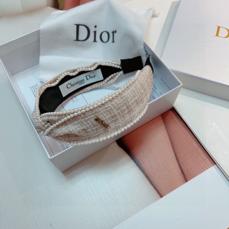 CHRISTIAN DIOR